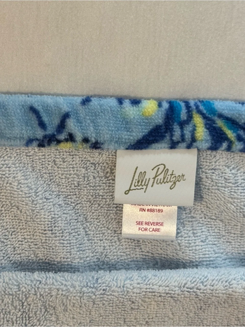 Lilly Pulitzer Beach/Bath Towel In Breakers Blue Floral Print